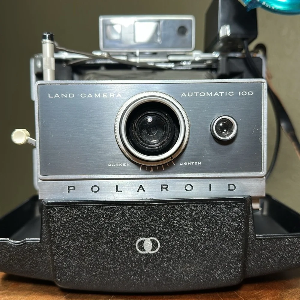 POLAROID Land Camera Automatic 100 w/ Model 268 Flash